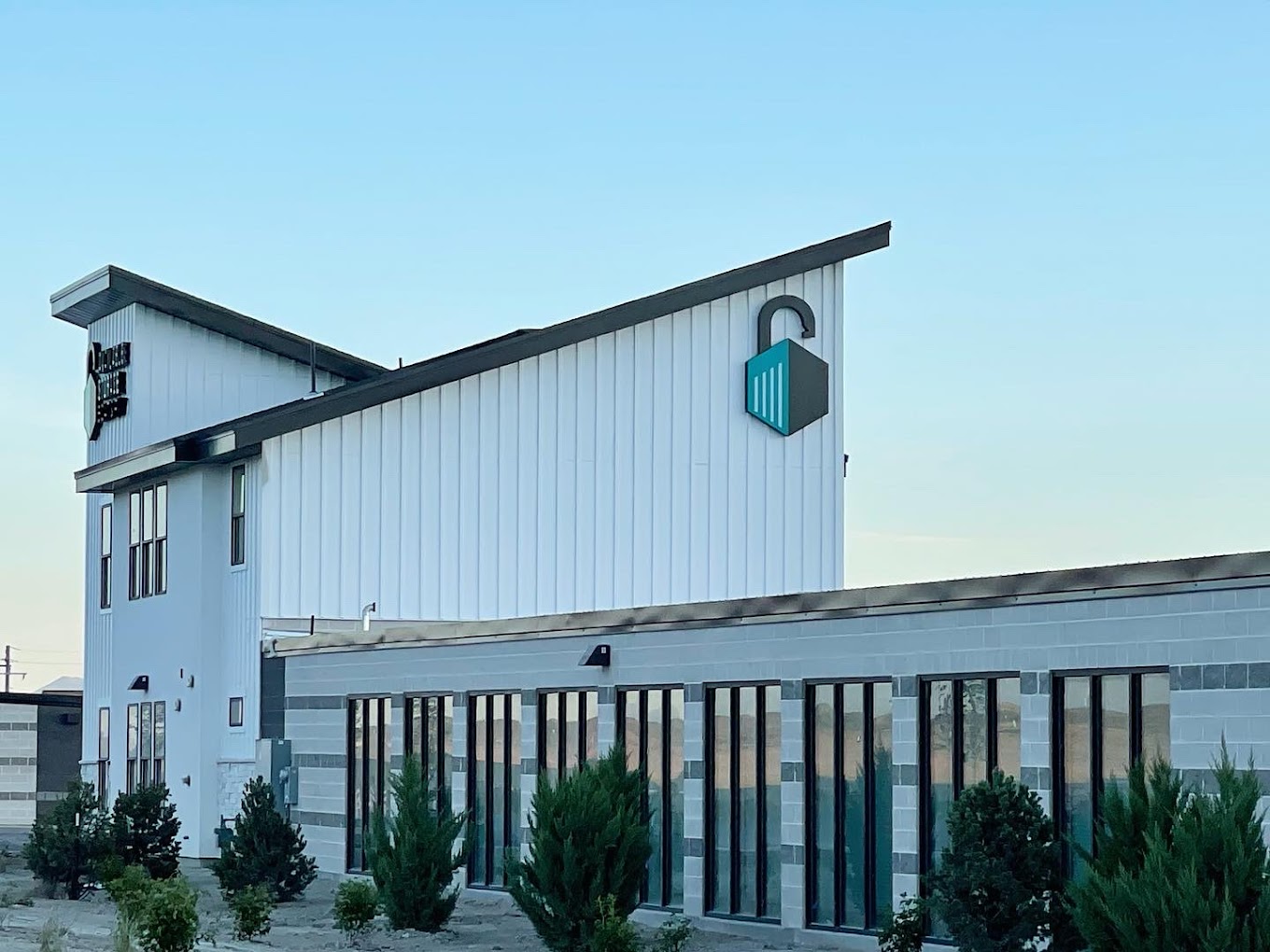 Available Storage office and storage buildings